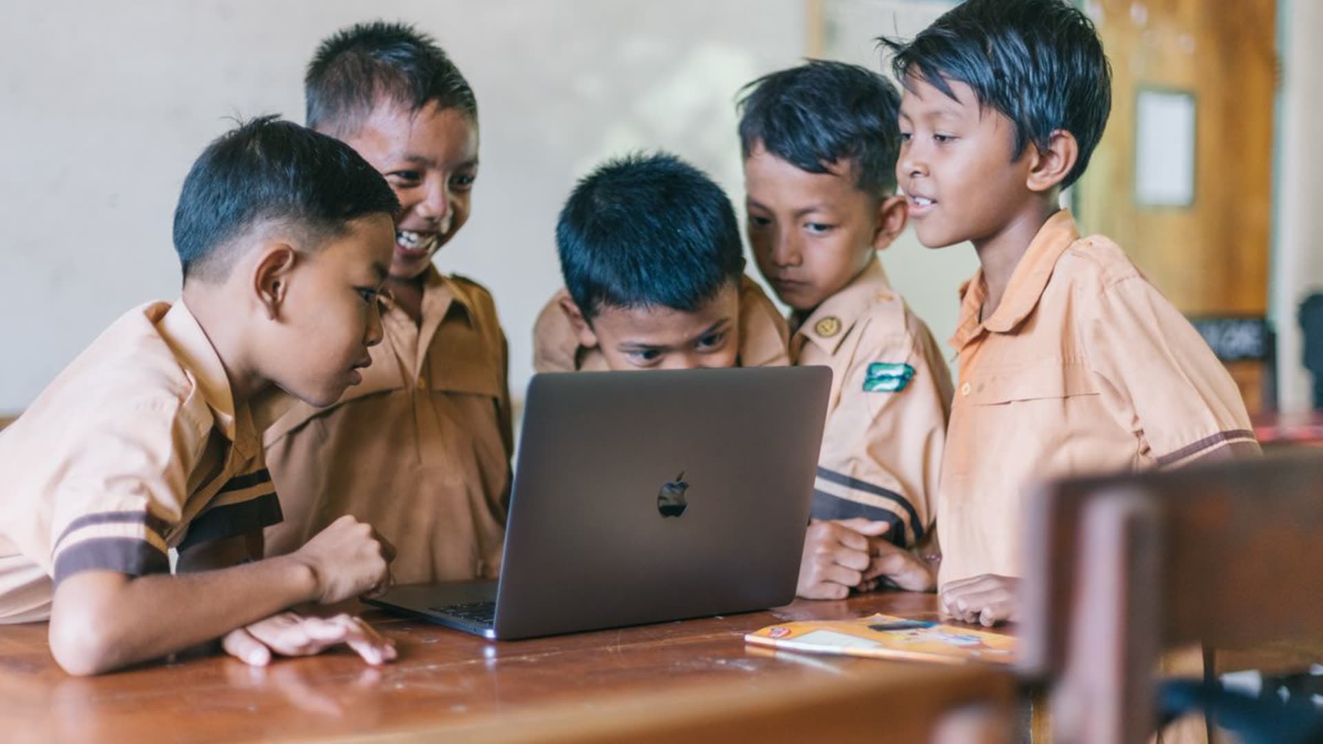 Selamat Datang di SMK Uji MSDJ0CC6